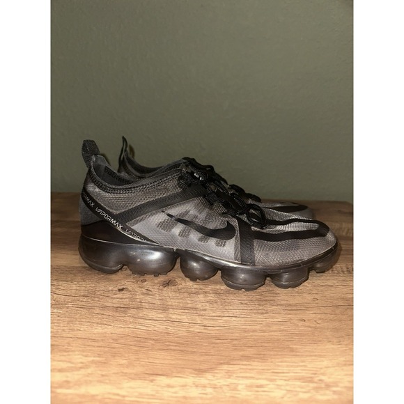 Nike Air Vapormax 2019 Ghost Black Sneakers AJ2616-001 Size 8 Women's - Picture 2 of 9